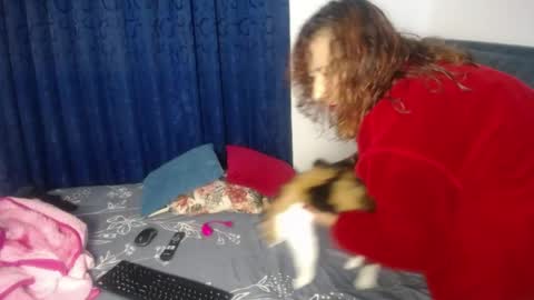 Snapshot of emmilychevalier chatting on June 2026 05:44:01 AM Emmily online show from June 2026 05:44:01 AM