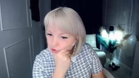 emmmam online show from November 2025 10:27:01 AM