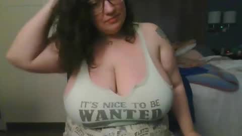 Snapshot of emmthaluscious chatting on January 2025 05:51:01 AM emmthaluscious online show from January 2025 05:51:01 AM