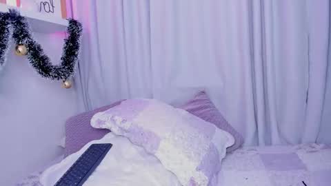 Emmy Heart online show from December 2025 03:44:02 AM