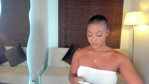 emmy_jacksson online show from February 2025 11:25:02 PM