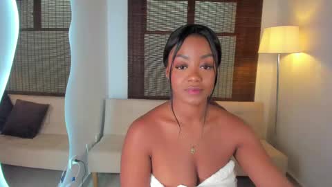 emmy_jacksson online show from March 2025 03:40:02 PM