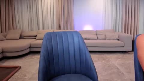 Emmy  Krist online show from September 2025 10:47:01 AM