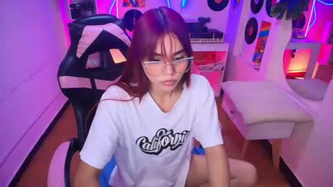 Snapshot of emmyrossex1 chatting on July 2026 07:49:01 PM Luisa online show from July 2026 07:49:01 PM
