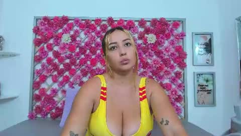 Snapshot of emmyrouse_ chatting on June 2026 07:34:01 PM emmy rouse online show from June 2026 07:34:01 PM
