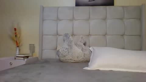 Snapshot of empressvee24 chatting on November 2025 11:43:01 AM vee online show from November 2025 11:43:01 AM