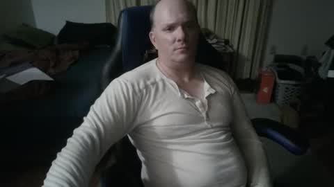 Snapshot of emsguy1 chatting on January 2026 04:06:01 AM Matt online show from January 2026 04:06:01 AM