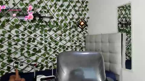 Snapshot of emy_0 chatting on January 2026 07:23:01 PM Emy online show from January 2026 07:23:01 PM