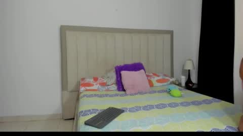 emy_0231 online show from November 2025 02:39:02 PM