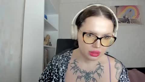 emydeliro online show from April 2026 05:49:01 PM