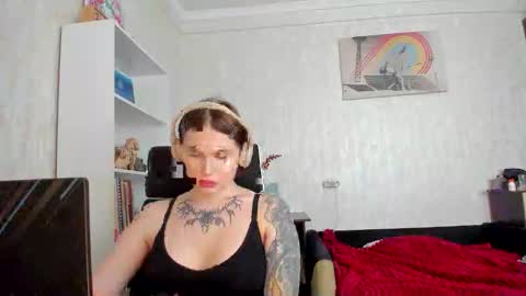 Snapshot of emydeliro chatting on May 2026 01:18:01 PM emydeliro online show from May 2026 01:18:01 PM