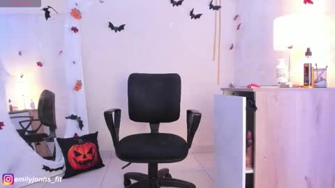 EMYLY  online show from October 2025 08:53:02 PM