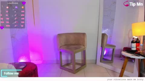 Snapshot of emylyjonhs chatting on April 2026 08:26:02 PM EMYLY online show from April 2026 08:26:02 PM