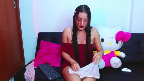 Snapshot of emysofia chatting on April 2026 04:33:02 AM SOFI online show from April 2026 04:33:02 AM
