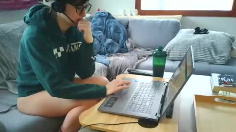 Snapshot of emyxxl chatting on February 2026 01:29:02 PM emyxxl online show from February 2026 01:29:02 PM