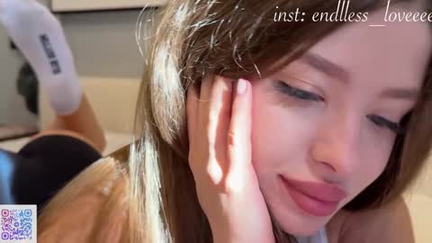 Mia online show from January 2026 12:03:02 AM