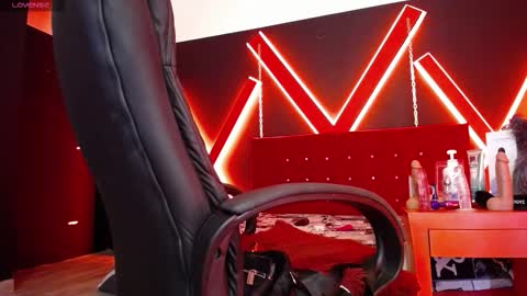 Engel online show from October 2025 03:36:02 PM