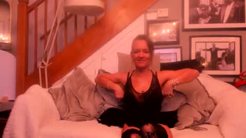 englishcouple81 online show from May 2026 10:48:01 PM