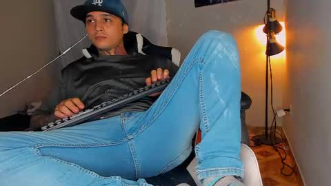 Snapshot of enjoymycock99 chatting on July 2026 04:40:01 AM enjoymycock99 online show from July 2026 04:40:01 AM