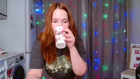 Snapshot of enorolve chatting on December 2024 05:33:01 PM Horny Mary online show from December 2024 05:33:01 PM