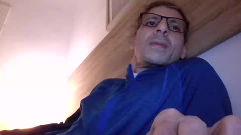 Snapshot of enri222 chatting on February 2025 06:54:02 PM rineking online show from February 2025 06:54:02 PM