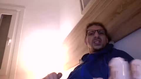 Snapshot of enri222 chatting on March 2025 01:12:01 AM rineking online show from March 2025 01:12:01 AM