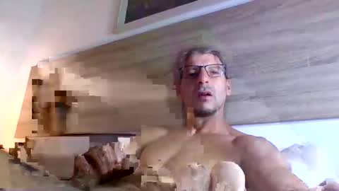 Snapshot of enri222 chatting on November 2025 12:10:02 AM rineking online show from November 2025 12:10:02 AM