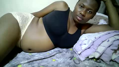 Snapshot of enter_dee chatting on February 2026 12:09:02 AM Ell online show from February 2026 12:09:02 AM