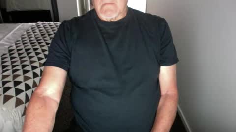 Snapshot of enzed2 chatting on May 2026 03:35:02 AM enzed2 online show from May 2026 03:35:02 AM