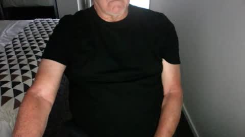 Snapshot of enzed2 chatting on May 2026 02:40:01 AM enzed2 online show from May 2026 02:40:01 AM