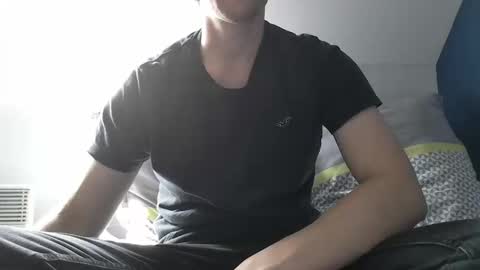Snapshot of enzo41220 chatting on May 2026 03:19:02 PM enzo41220 online show from May 2026 03:19:02 PM