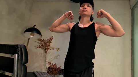 enzo_steel online show from November 2025 07:11:02 AM