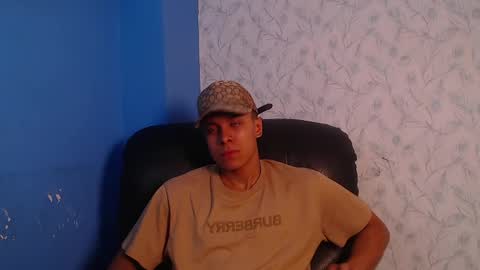 Snapshot of enzo_valentinou chatting on April 2026 11:16:01 PM Enzo online show from April 2026 11:16:01 PM