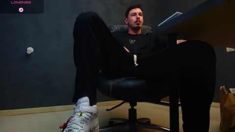 EnzoRace online show from October 2025 05:44:02 AM