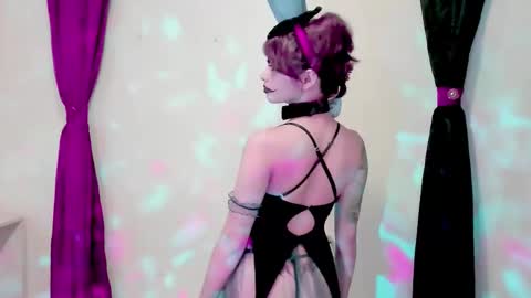 Leyla online show from October 2025 02:17:02 AM