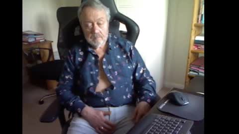 erasmus_d online show from March 2026 05:52:02 PM