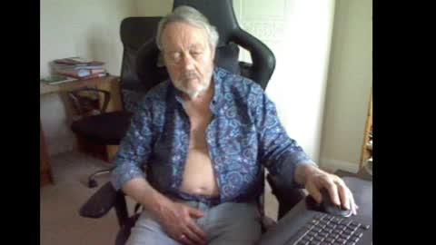 Snapshot of erasmus_d chatting on April 2026 05:00:02 PM erasmus_d online show from April 2026 05:00:02 PM
