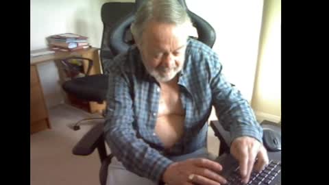 Snapshot of erasmus_d chatting on May 2026 05:10:02 PM erasmus_d online show from May 2026 05:10:02 PM