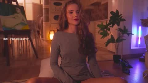 Ana Marie online show from September 2025 10:20:02 PM