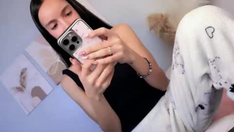 Snapshot of eres_guapa chatting on May 2026 05:04:01 AM Elisa online show from May 2026 05:04:01 AM