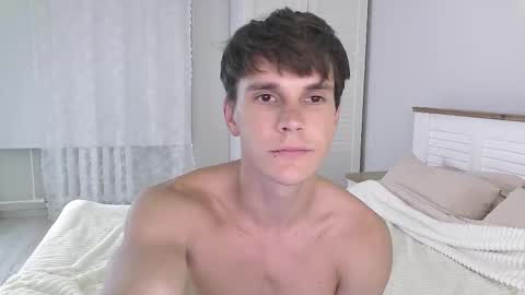 Eric Crush online show from December 2025 03:47:01 AM