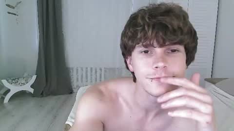 Snapshot of eric_crush chatting on July 2026 12:43:01 PM Eric Crush online show from July 2026 12:43:01 PM