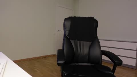    online show from October 2025 08:30:01 PM