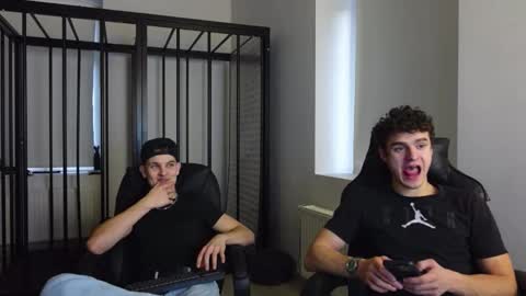    online show from October 2025 02:30:01 PM