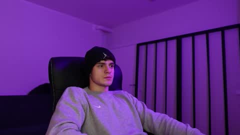    online show from December 2025 02:04:01 PM