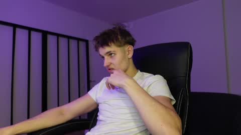    online show from December 2025 05:53:02 PM