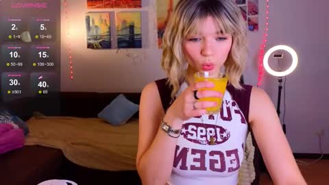 Snapshot of erica_winterr chatting on January 2025 12:13:01 PM Erica Winterr online show from January 2025 12:13:01 PM