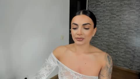 Snapshot of erica_xoo chatting on June 2026 06:45:01 PM Riaaa online show from June 2026 06:45:01 PM