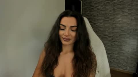 Snapshot of erica_xoo chatting on June 2026 04:52:02 AM Riaaa online show from June 2026 04:52:02 AM