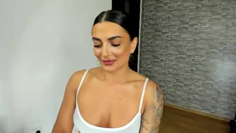 Snapshot of erica_xoo chatting on July 2026 03:43:01 PM Riaaa online show from July 2026 03:43:01 PM